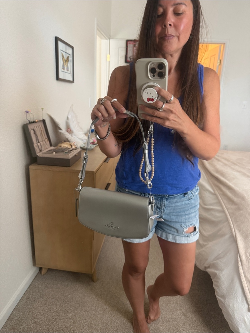 COACH leather Metallic Silver Clutch with shoulder strap, brand new never used - Picture 4 of 8